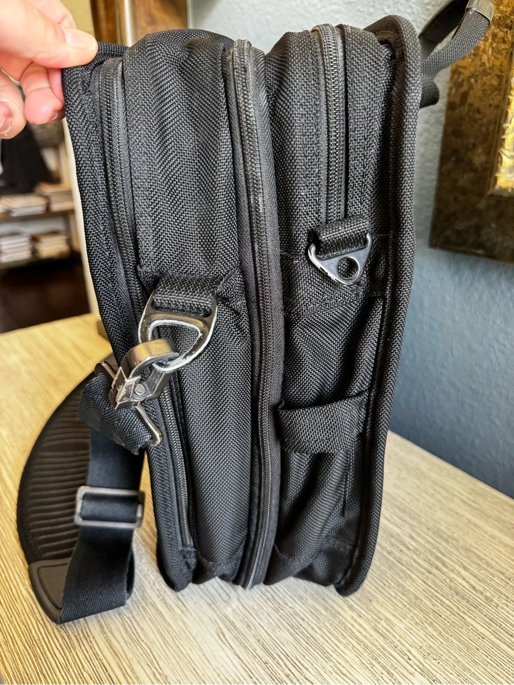 Victorinox Swiss Army Expanding Laptop Briefcase with Padded Shoulder Strap